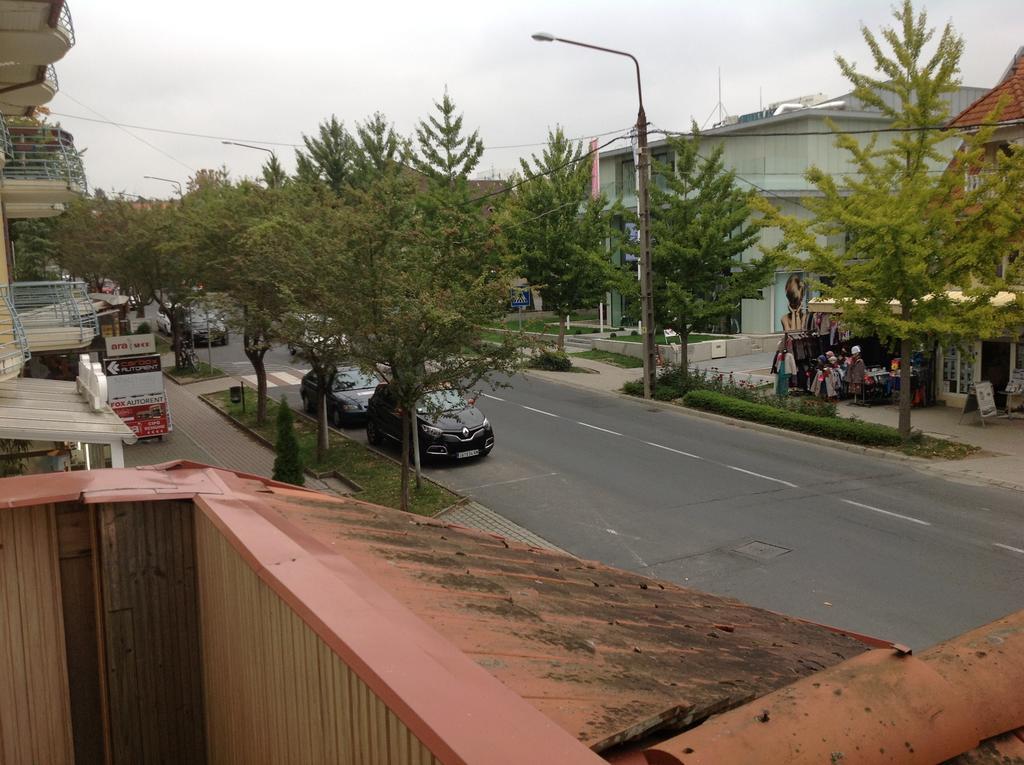 Huerkecz Apartmanhaz Heviz Exterior photo
