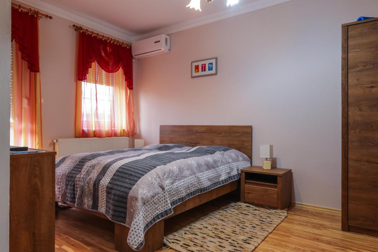 Huerkecz Apartmanhaz Heviz Exterior photo